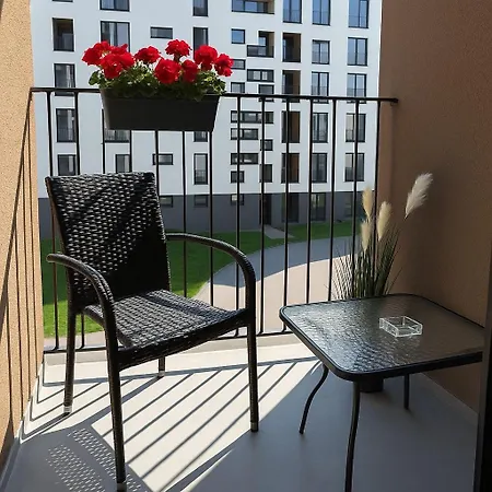 Apartament Modern With Balcony & Private Parking *